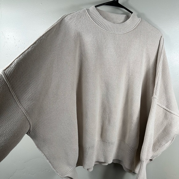 Free People Easy Street Tunic Pullover Sweater Size Medium in Beige / Cream - Picture 3 of 6